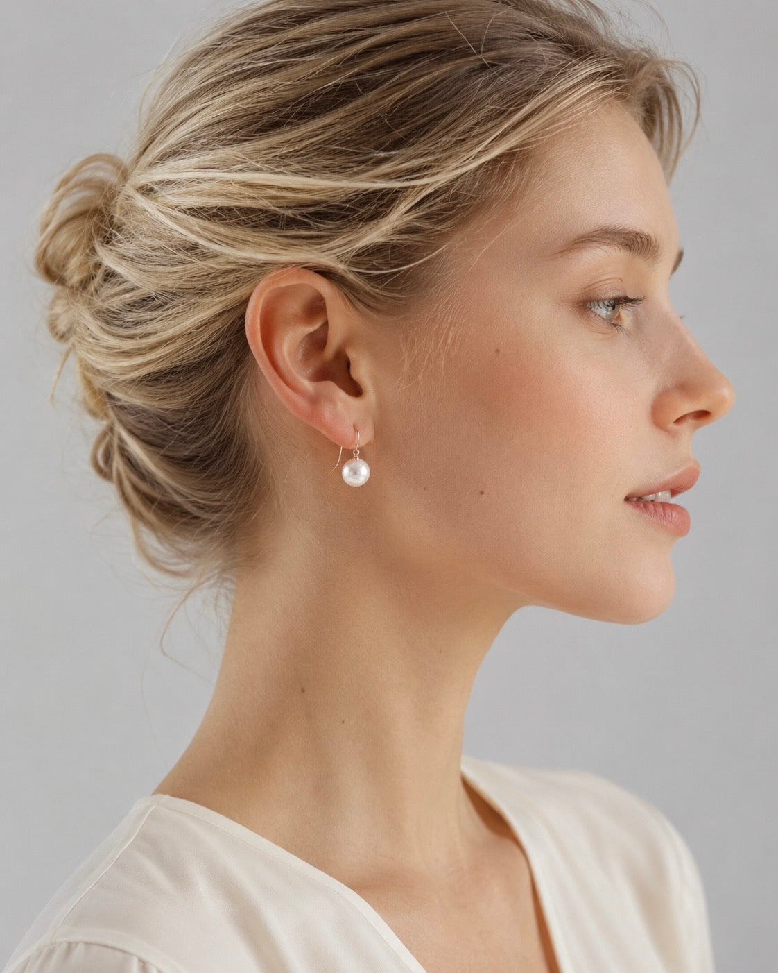 Boucles d’oreilles Naïa – Boucles d’oreilles en perles baroques aux reflets irisés