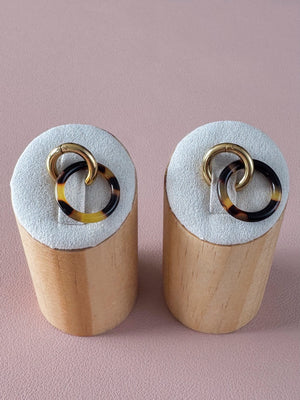 Jenny Earrings – Gold hoop earrings with scale pattern