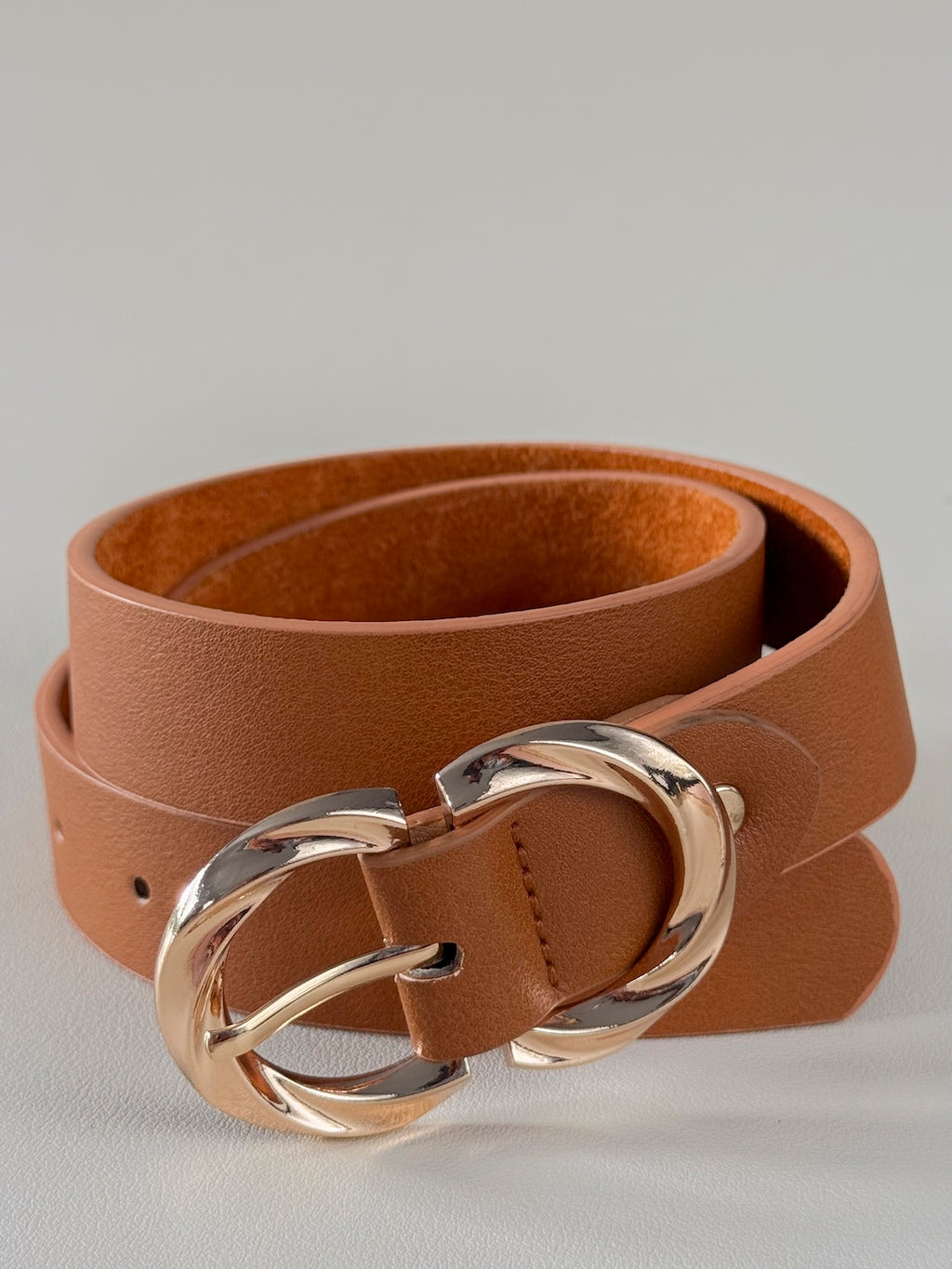 Ceinture Laurie – Ceinture camel boucle double torsadée