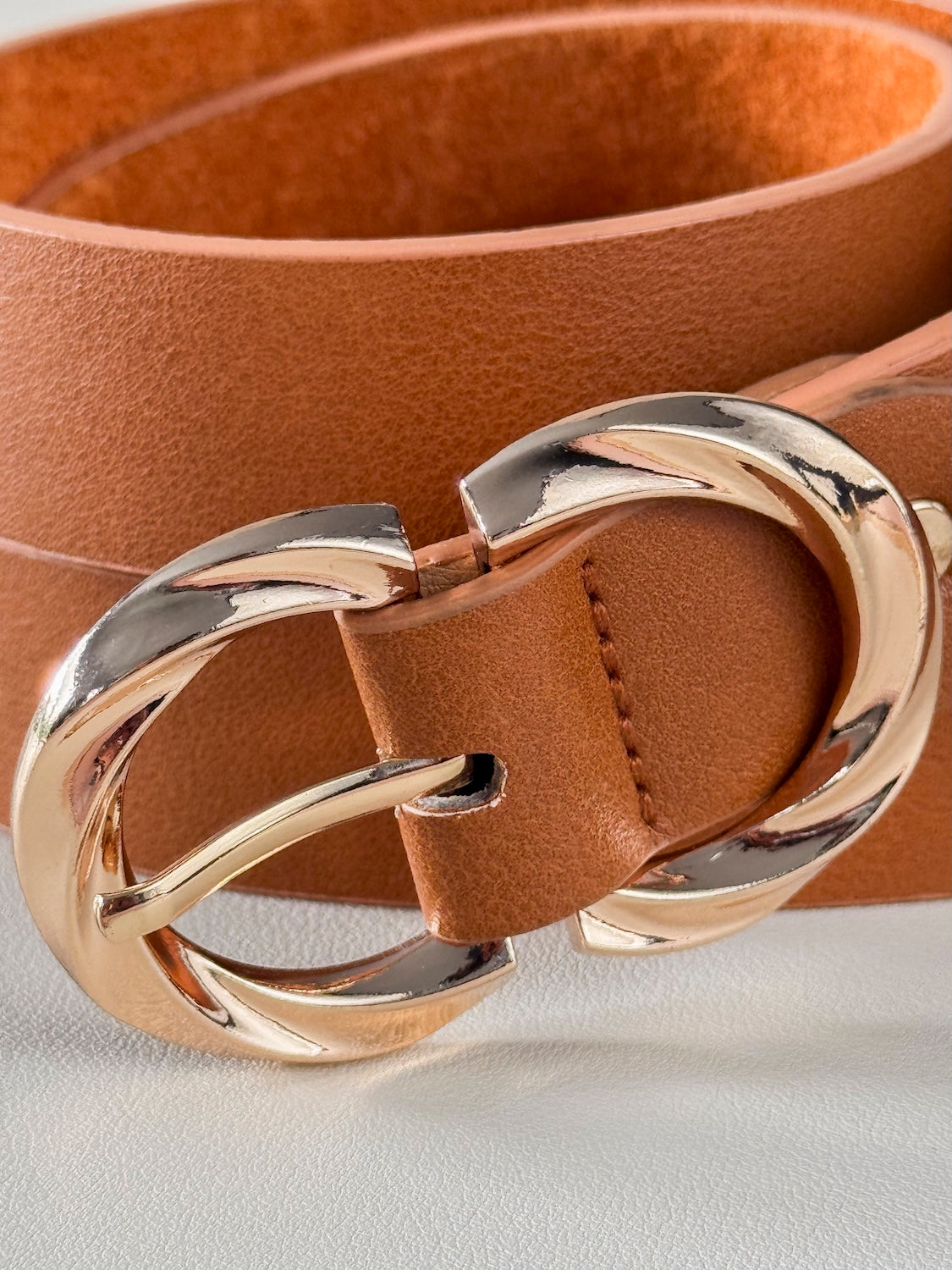 Ceinture Laurie – Ceinture camel boucle double torsadée