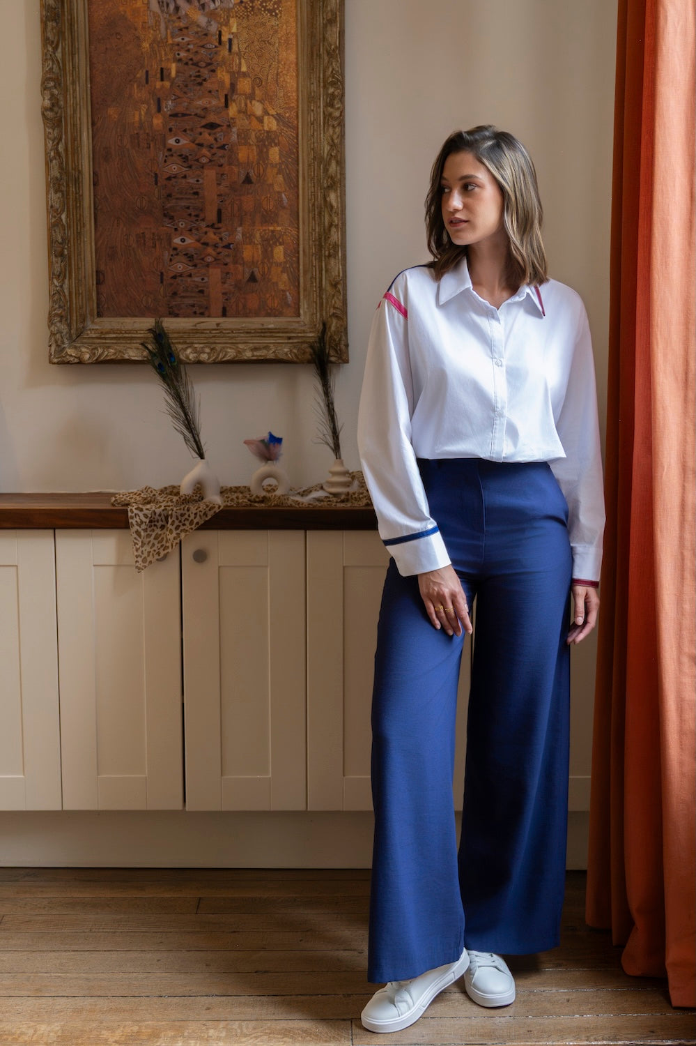Chemise ADAMA – Popeline blanche rehaussée de détails colorés