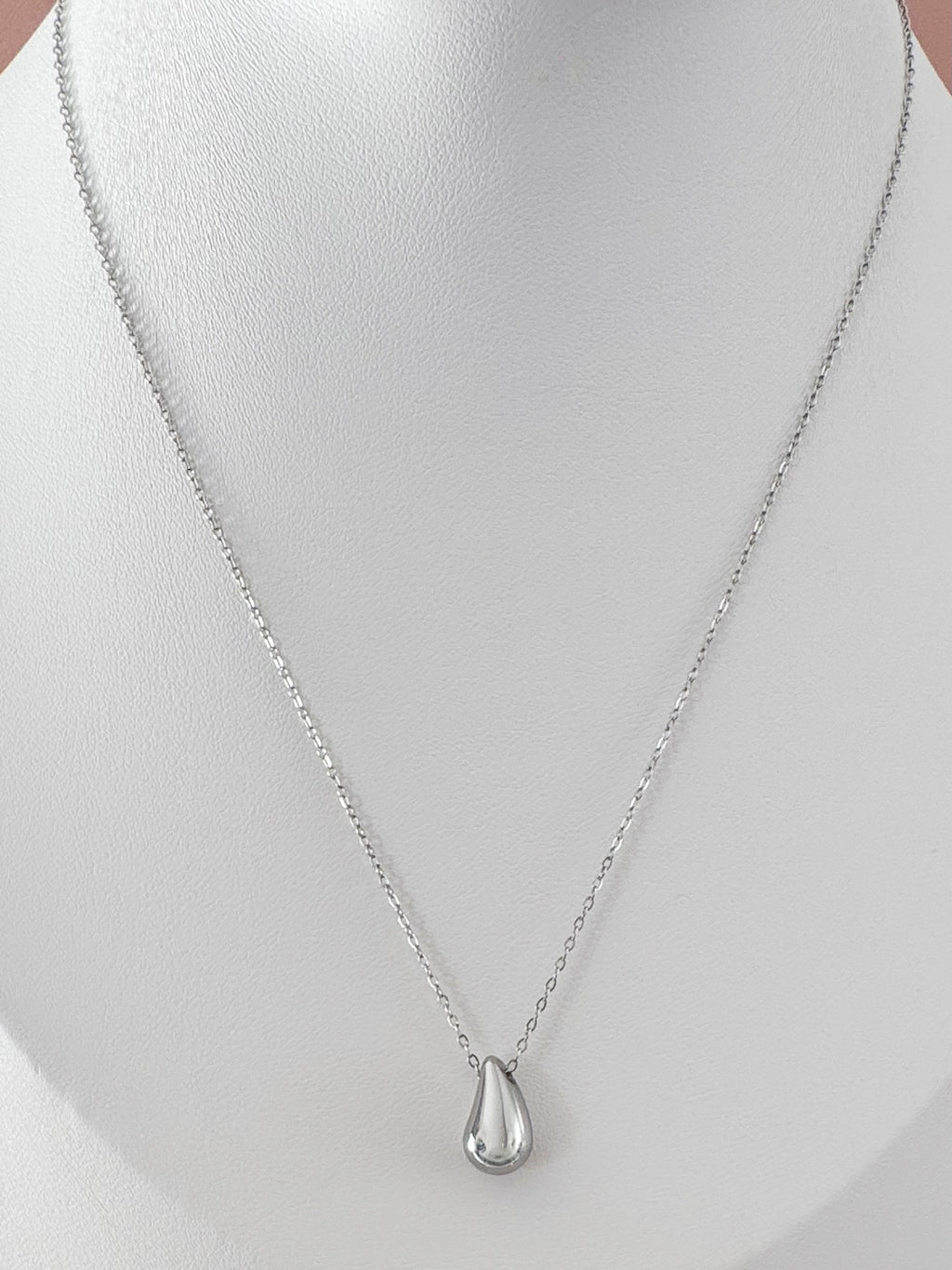 Collier Aria – Pendentif goutte en acier inoxydable argenté