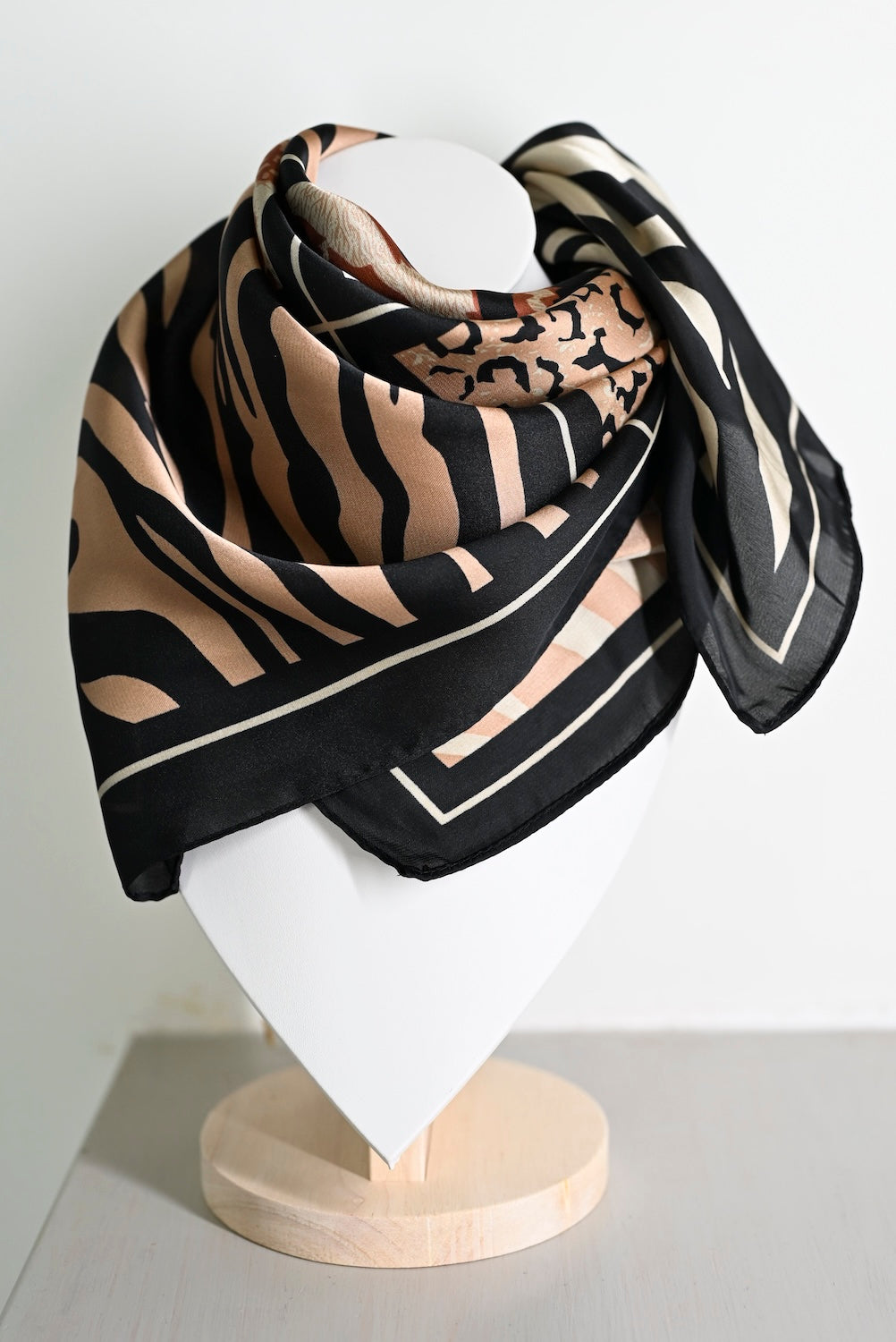 Foulard FRANCK – Carré imprimé patchwork animalier