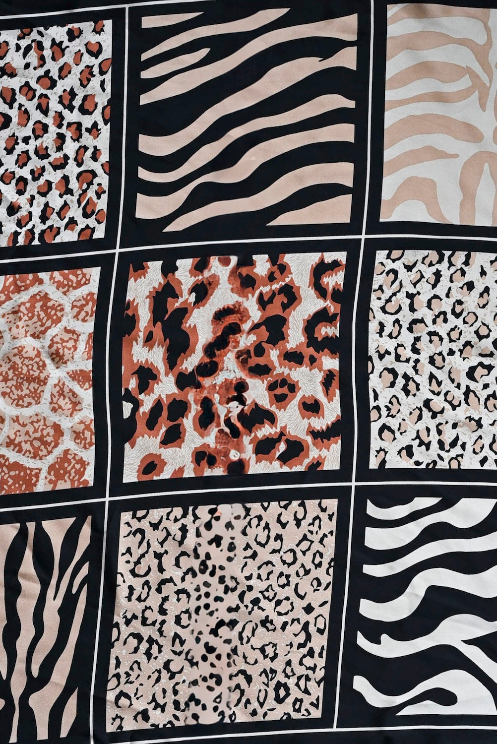 Foulard FRANCK – Carré imprimé patchwork animalier