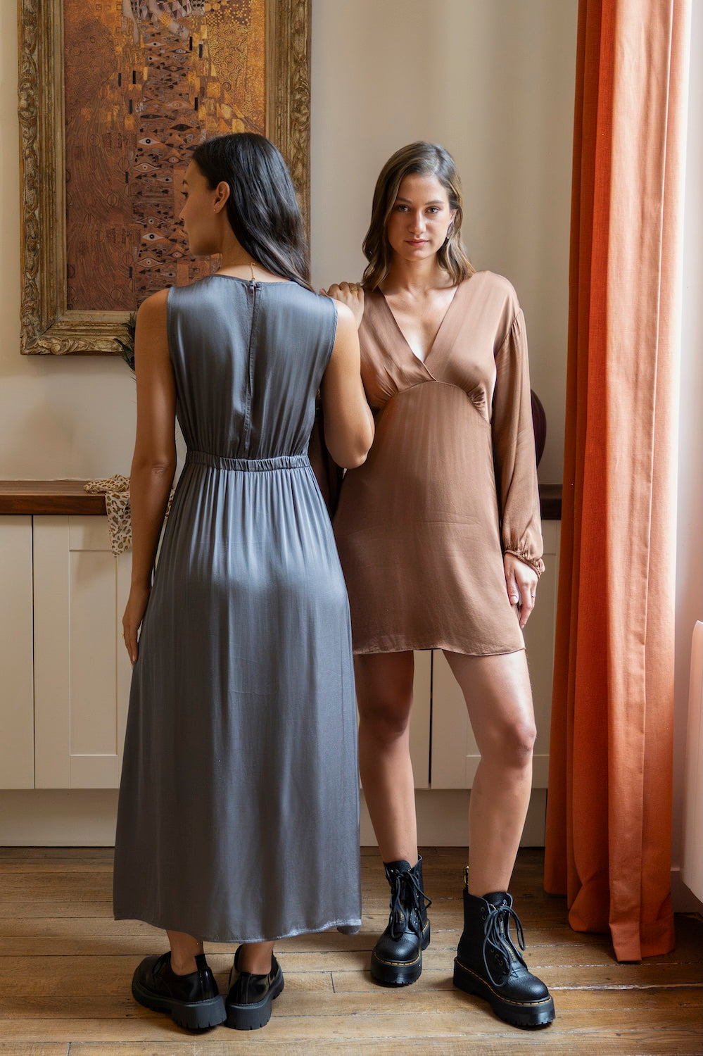 Robe NELLY – Mini robe fluide en viscose chocolat