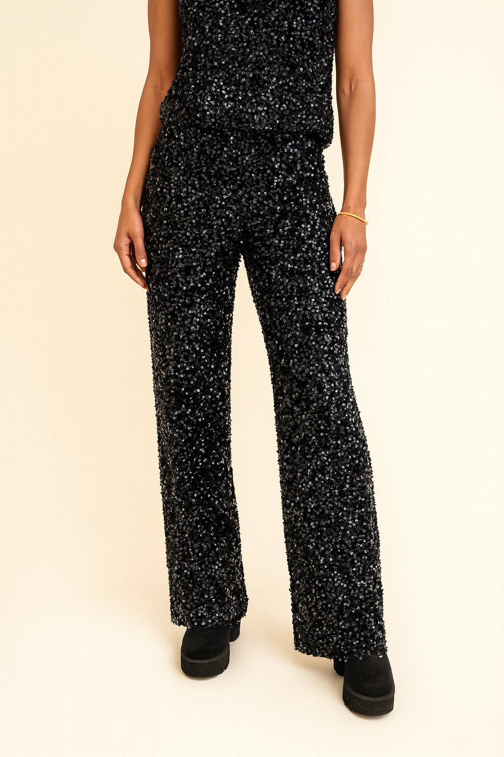 Pantalon MYRIAM – Evasé à sequins noirs