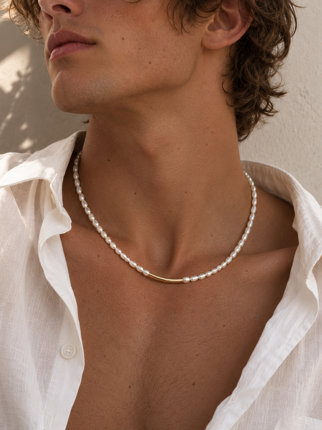 Collier Noa – Collier minimaliste à courbe métallique en forme de sourire