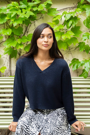 Pull ASTRID – Reversibilité élégante en maille bleu marine