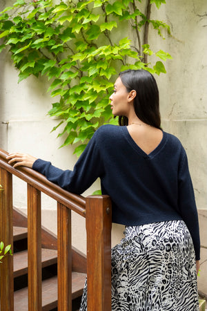 Pull ASTRID – Reversibilité élégante en maille bleu marine
