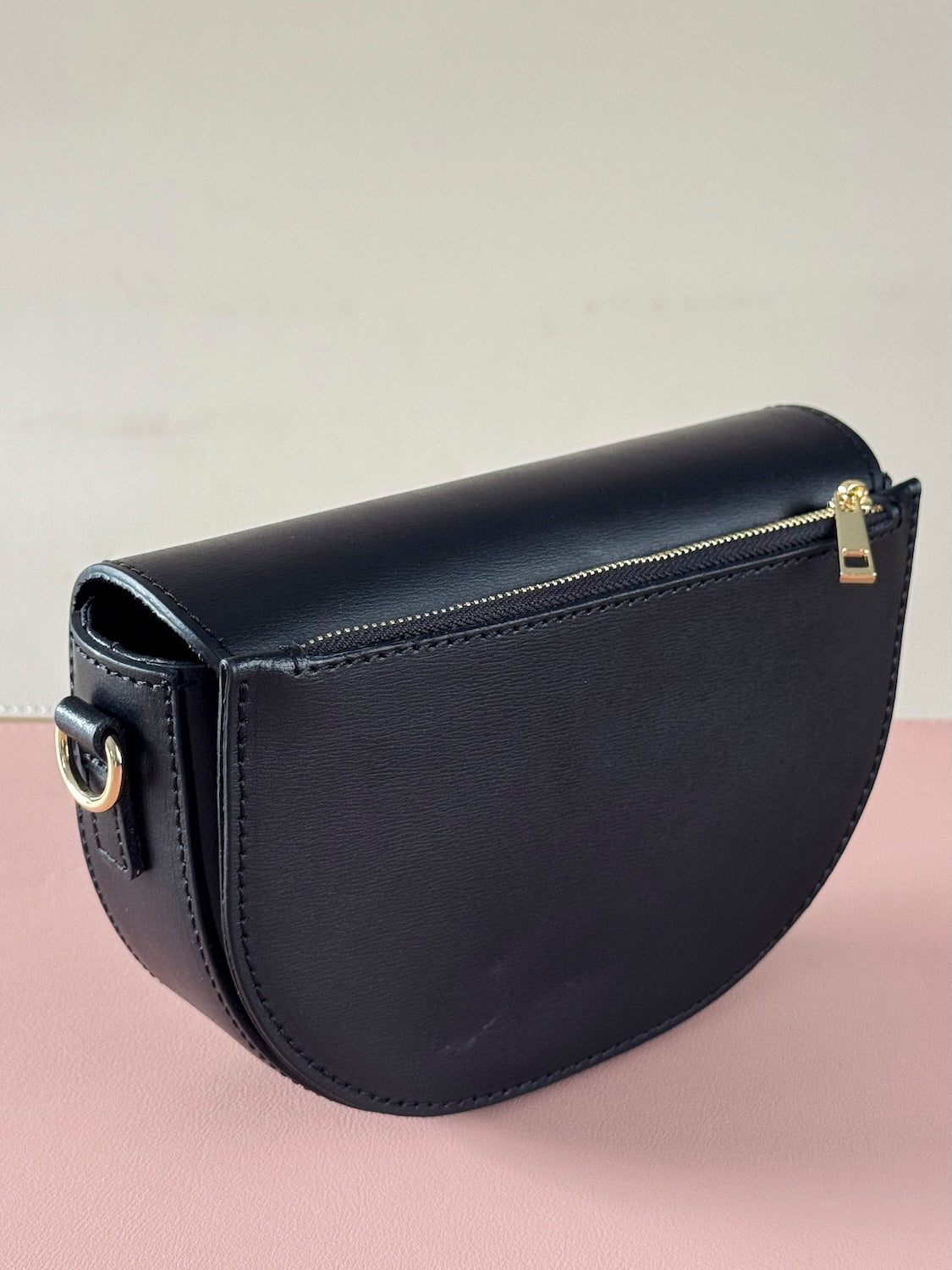 Sac MICKA – sac noir en cuir