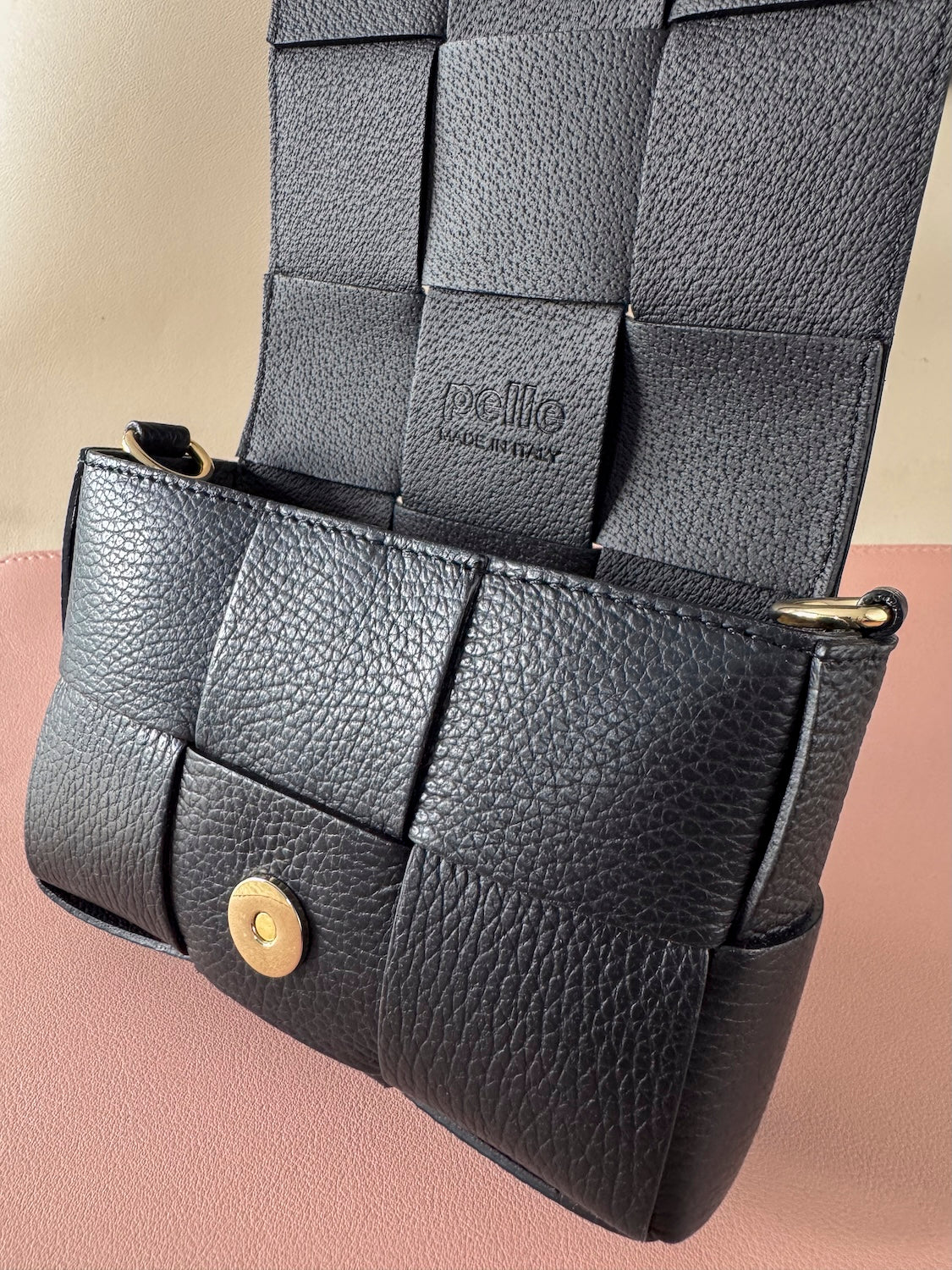 Sac WILLY – Petit sac en cuir tressé noir