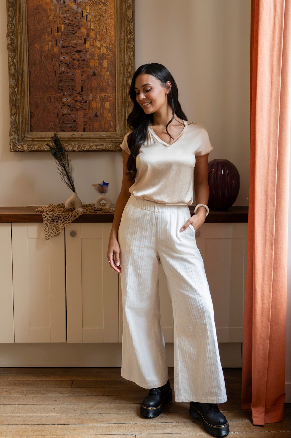 T-shirt AMBRE – Satin doux champagne à col V
