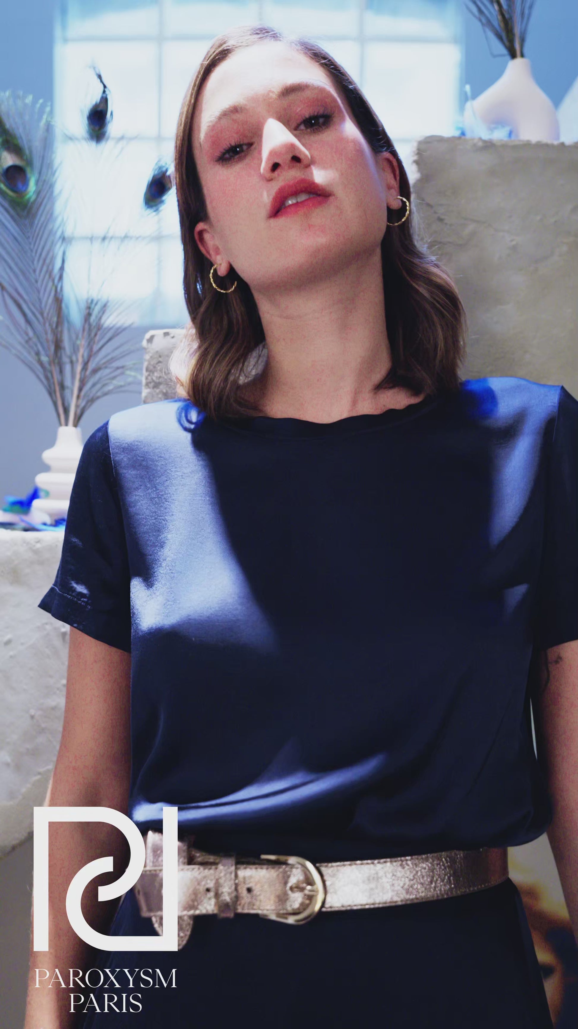 T-shirt ZOE – Bleu roi satiné à l’éclat discret