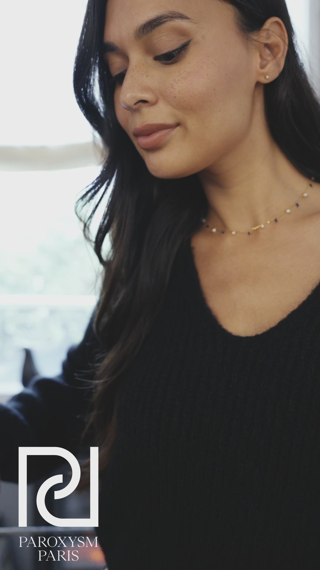 Pull MIMI – Maille douce col V réversible noir